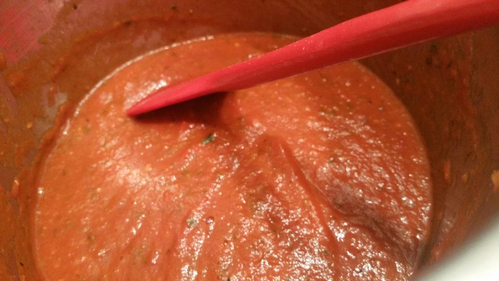 Tomato Sauce for Pizza with Cheesy Crust