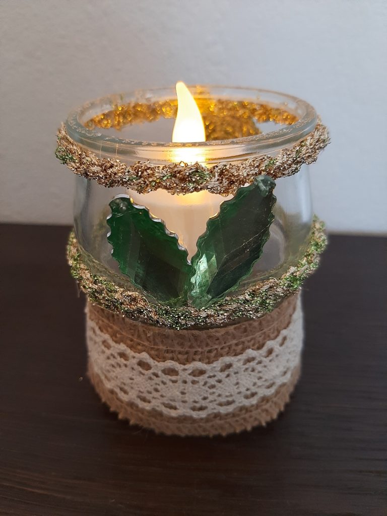Big candle holder with jute and glitz