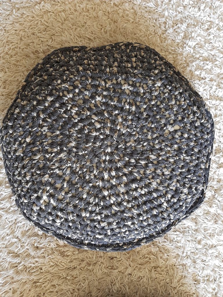 Easy To Make Floor Pillows, Jeans Yarn Pillow